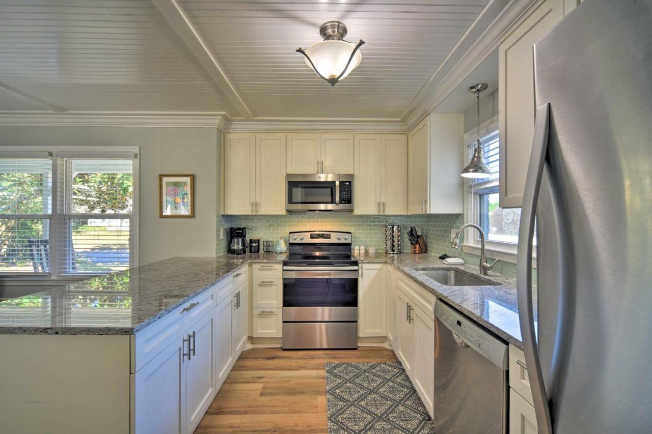 Charming House With Patio, 3 Half Mi To Beach! ชาร์ลสตัน ภายนอก รูปภาพ