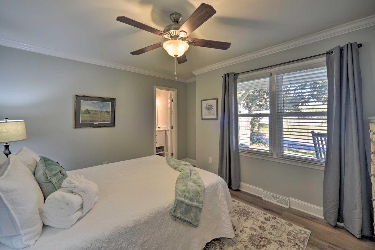 Charming House With Patio, 3 Half Mi To Beach! ชาร์ลสตัน ภายนอก รูปภาพ